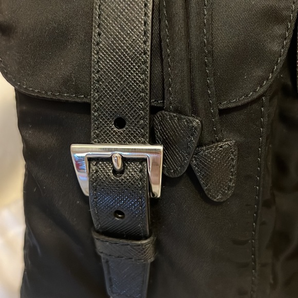 ❌SOLD ❌ PRADA Small Re-Nylon backpack - Picture 3 of 5